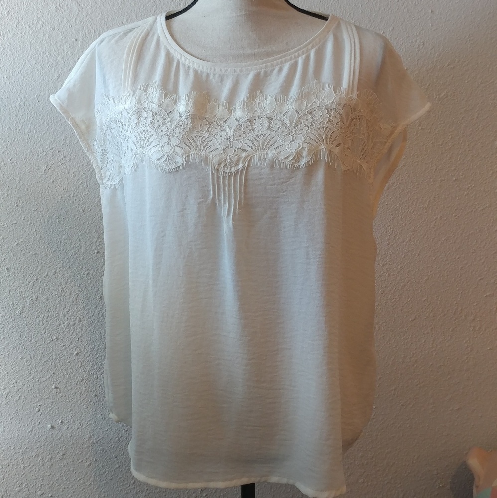 💙 Joe Fresh Lacey Top